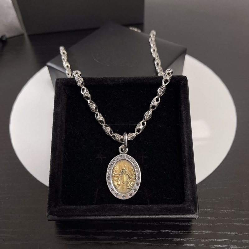 Ch**me He**ts necklaces